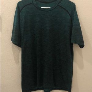 Men’s Lululemon tech shirt